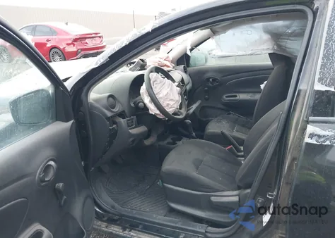 2016 Nissan Versa 1.6 S z USA, uszkodzony, nr VIN 3N1CN7AP3GL904184